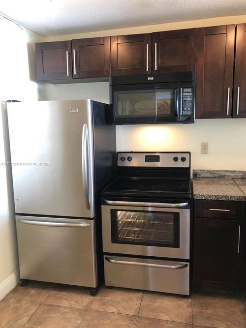 apt-c514-492 Nw 165th Street Rd, Miami, FL, 33169-6446 | Card Image