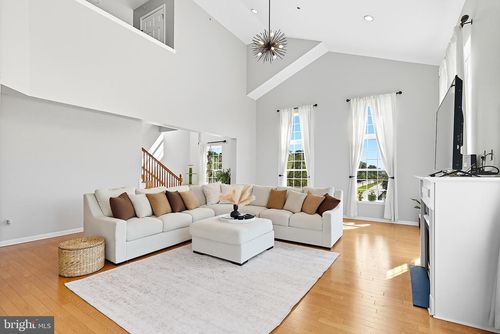 3 Bryce Ln, MANAHAWKIN, NJ, 08050-2153 | Card Image