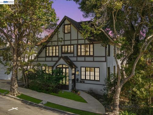3-2366 Cedar St, Oakland, CA, 94607 | Card Image