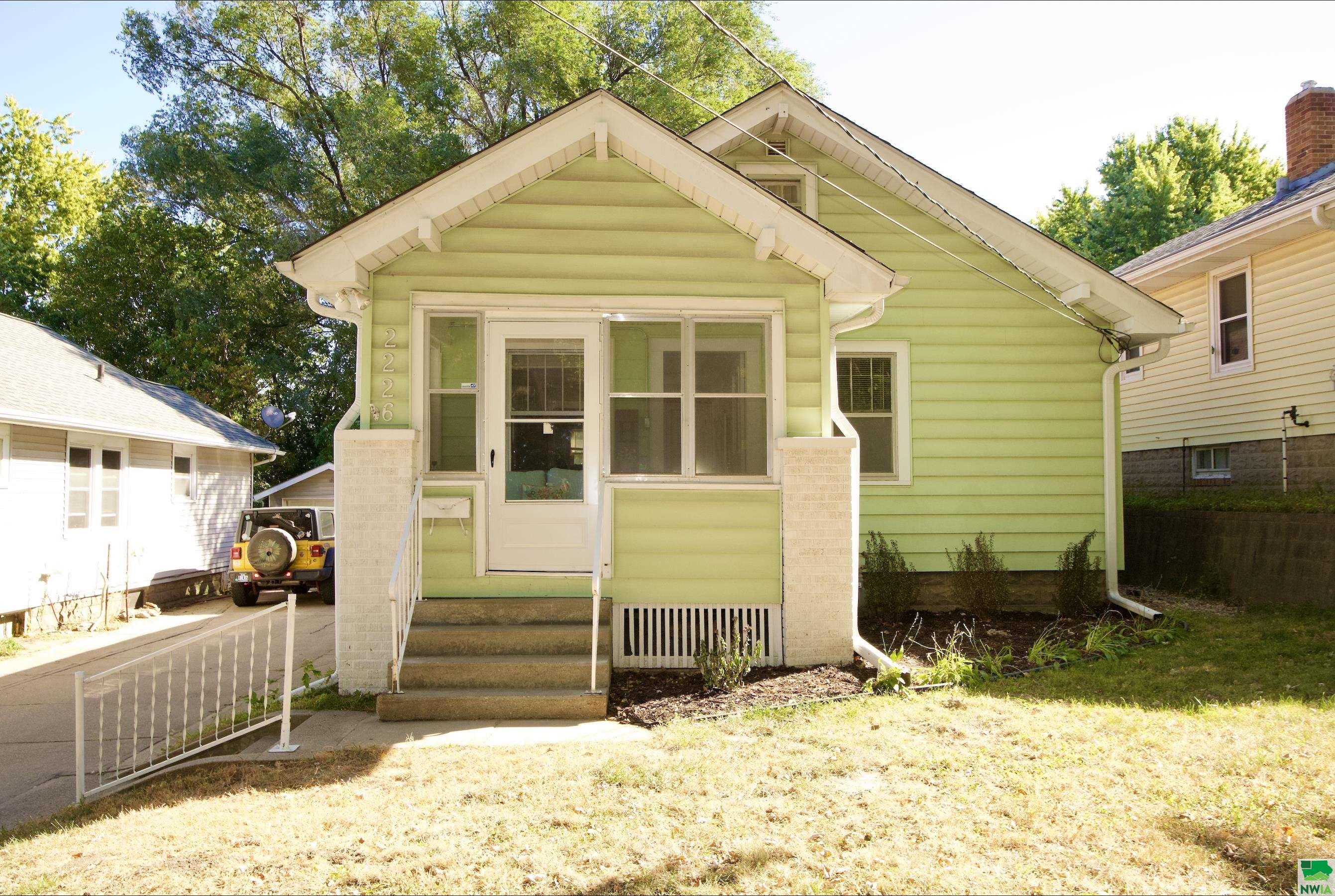 Rebecca St, Sioux City, IA 51103