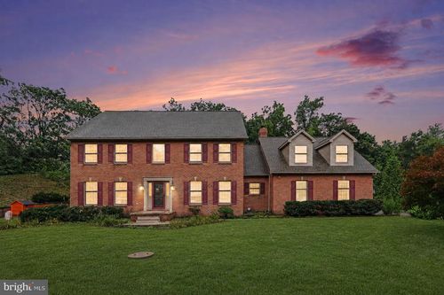 2005 Woodberry Rd, YORK, PA, 17408-8730 | Card Image