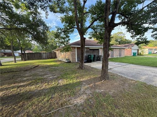 226 S Queens Dr, Slidell, LA, 70458-1040 | Card Image