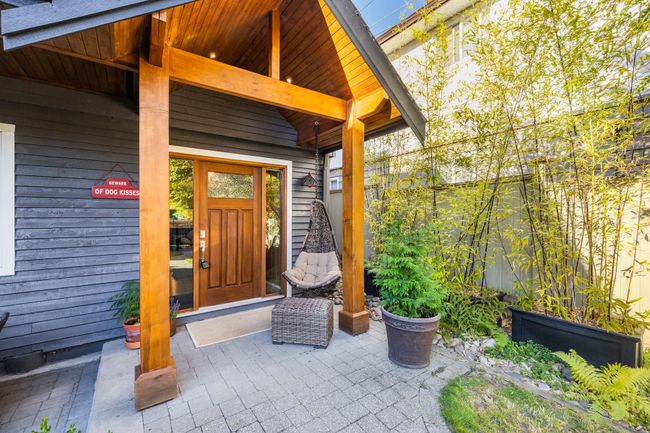 532 W 28th Street, House other with 3 bedrooms, 3 bathrooms and 2 parking in North Vancouver BC | Image 2