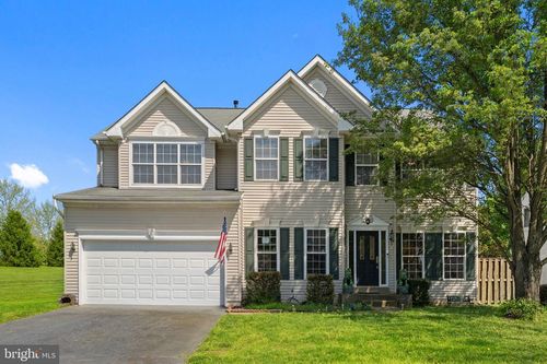 800 Valley Springs Dr, Purcellville, VA, 20132-3434 | Card Image