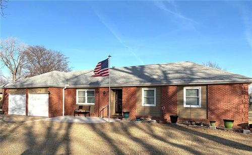 2700 Fairway Dr, Independence, KS, 67301-1614 | Card Image