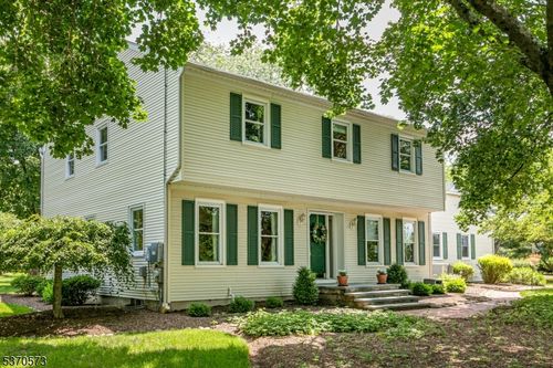 101 Mill Pond Rd, BELLE MEAD, NJ, 08502-5405 | Card Image