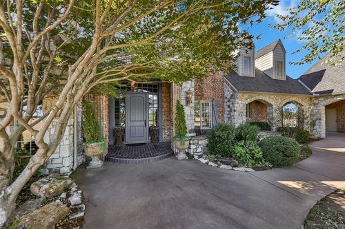 3920 S Ladd Ave, Goldsby, OK, 73093-9243 | Card Image