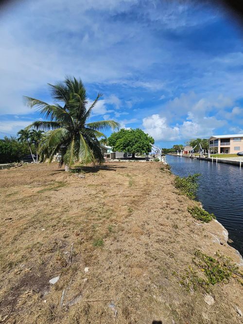 30860 Malaga Ln, Big Pine Key, FL, 33043-5031 | Card Image