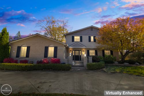 19909 White Oaks Dr, Clinton Twp, MI, 48036-4100 | Card Image