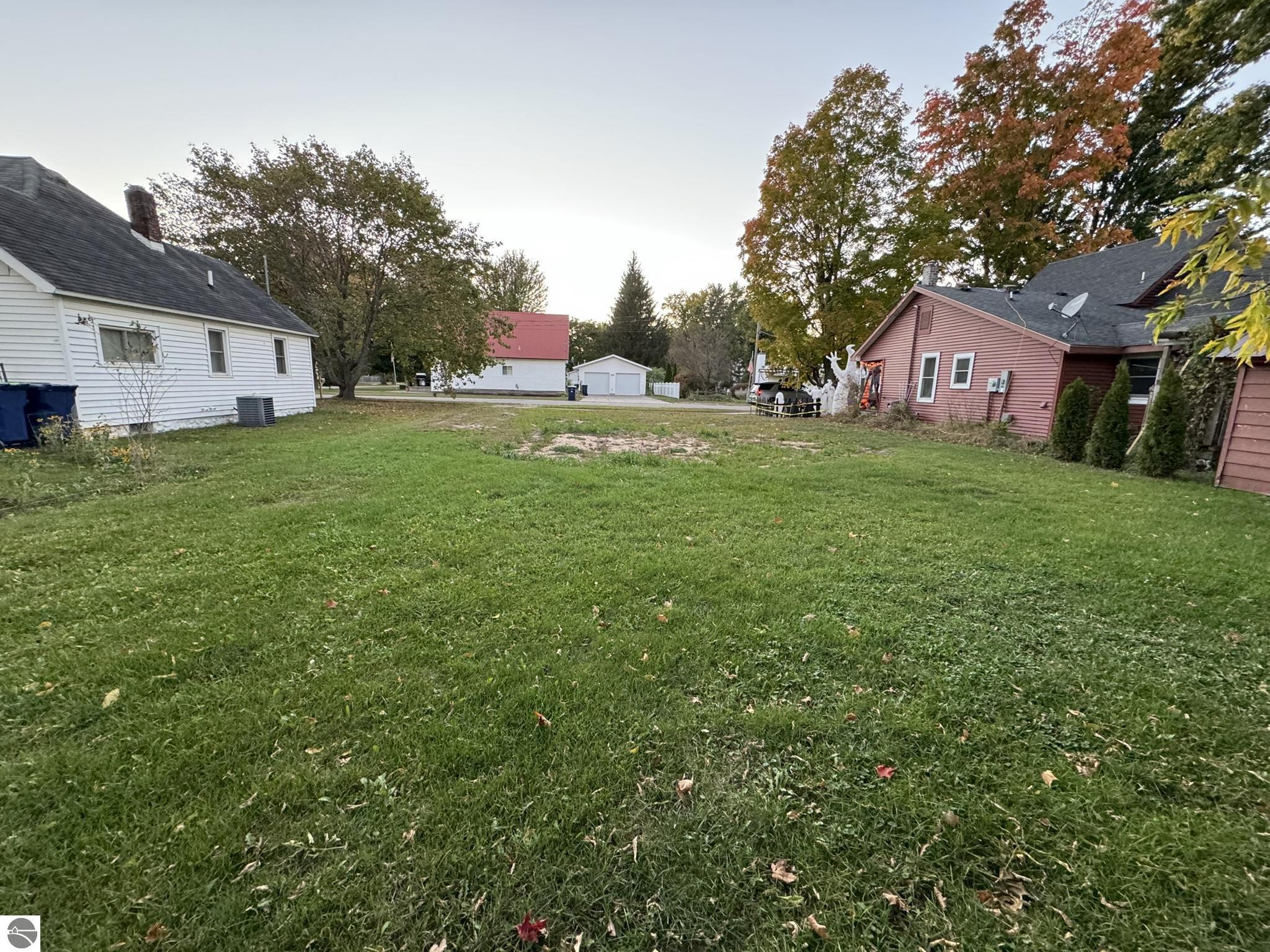 Huron St, Lake City, MI 49651