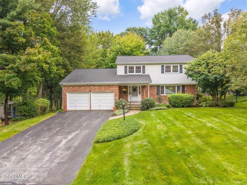 2284 Pinehaven Dr, Niskayuna, NY, 12309-2607 | Card Image