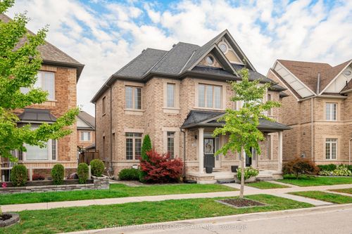 164 Moody Dr, Kleinburg, ON, L4H3Z4 | Card Image