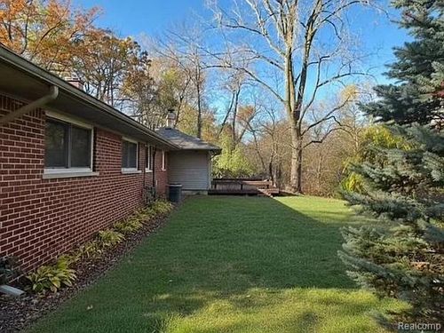 7420 Locklin, West Bloomfield, MI, 48324-3831 | Card Image
