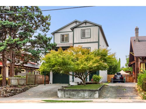 2213 Se 60th Ave, Portland, OR, 97215-4083 | Card Image