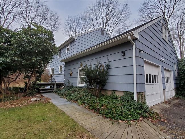 Back walkway to deck. | Image 8