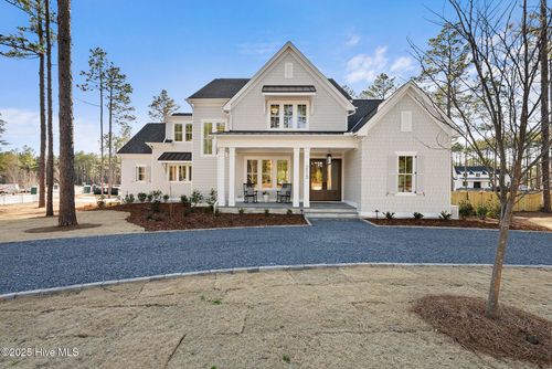 215 Hollycrest Dr, Pinehurst, NC, 28374-9865 | Card Image