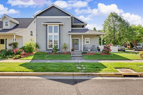 1043 Sandoz Street, Central Point, OR, 97502 | Card Image