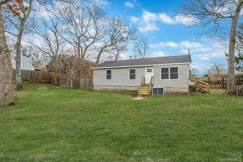 28 Dale Ave, Riverhead, NY, 11901-4006 | Card Image