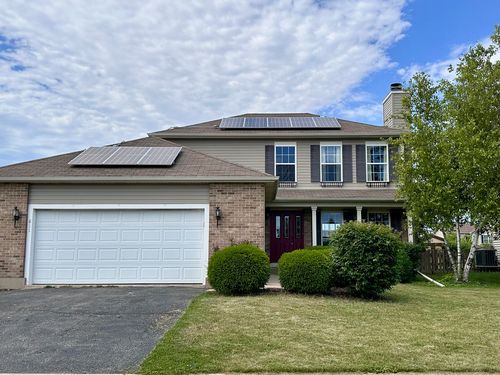 811 Water Stone Way, Malta, IL, 60150-2000 | Card Image