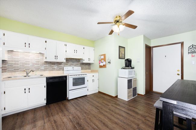 UNIT-1D - 214 Madison St, Home with 2 bedrooms, 1 bathrooms and 2 parking in Joliet IL | Image 6