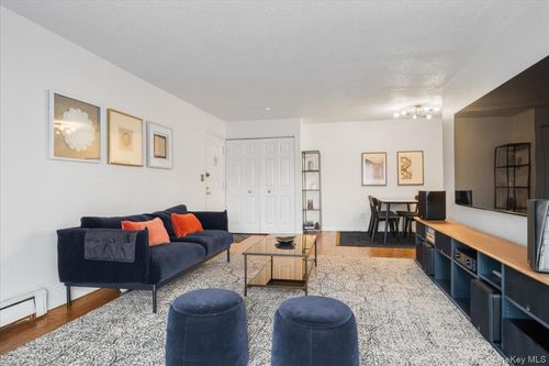 apt-109-555 Central Park Ave, Scarsdale, NY, 10583-1036 | Card Image