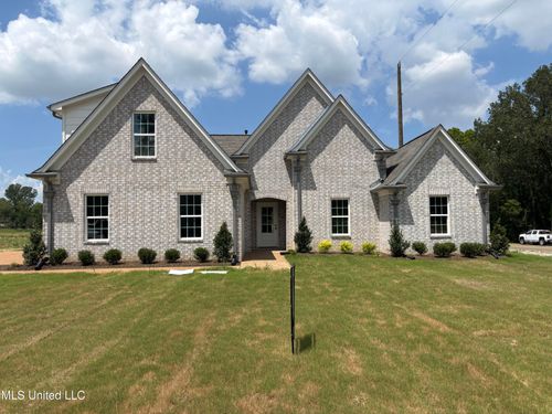 966 Buttermilk Dr, Nesbit, MS, 38651-7010 | Card Image