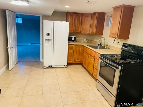 128 Forest Dr, Wethersfield, CT, 06109-1469 | Card Image