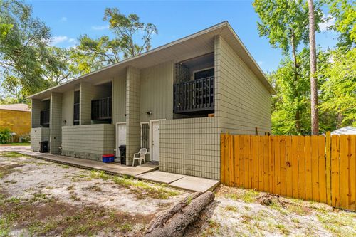 724 Sw 68th Ter, GAINESVILLE, FL, 32607-1989 | Card Image