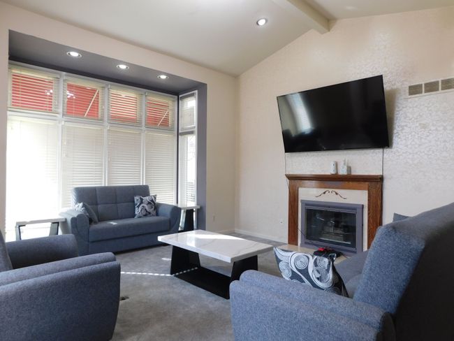 16567 Sarjay Dr, Condo with 2 bedrooms, 3 bathrooms and null parking in Clinton Twp MI | Image 16
