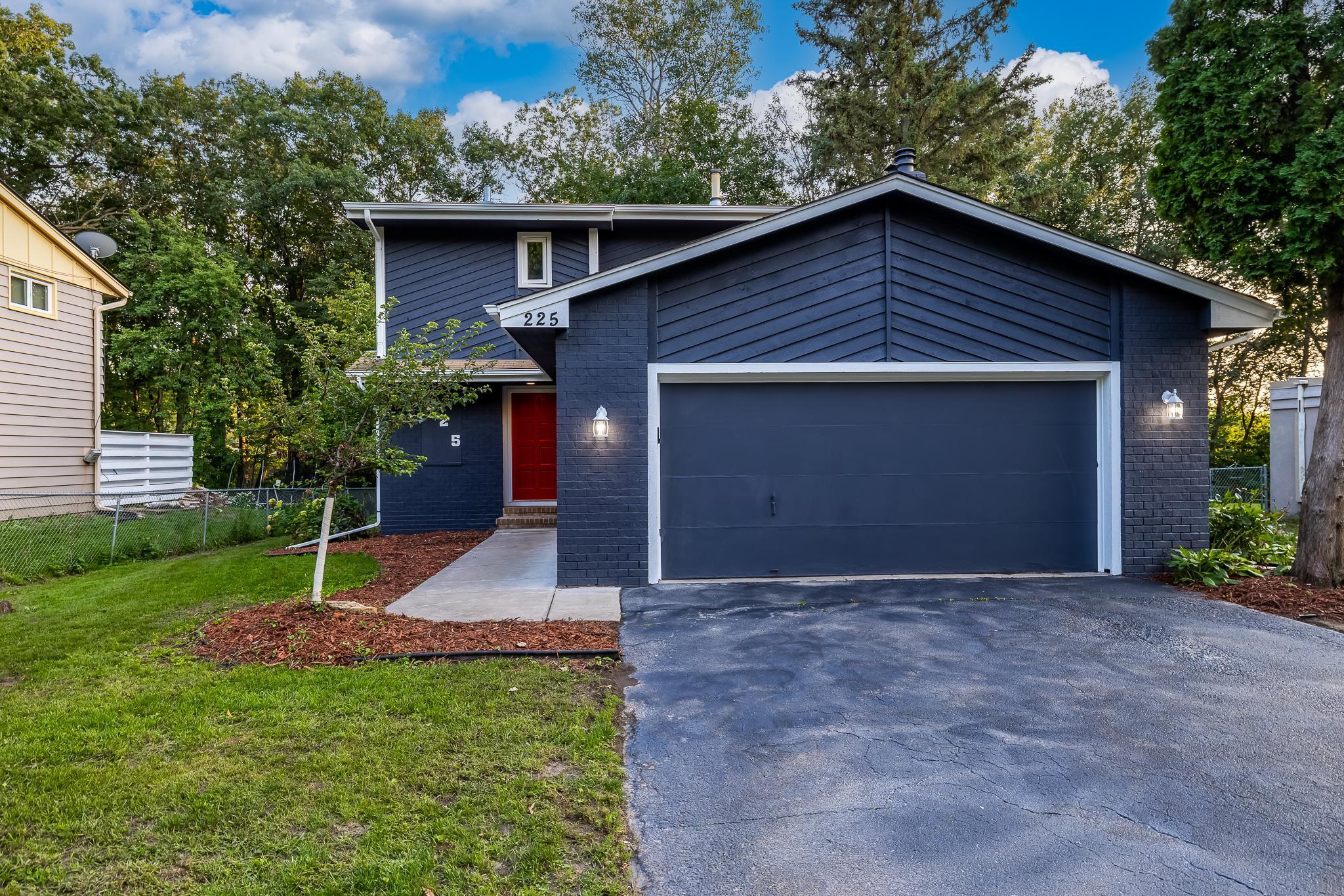 Glenmoor Ln, Long Lake, MN 55356