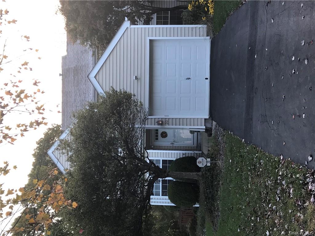 20 Prestwick Court, For Sale in Poughkeepsie City Zoocasa