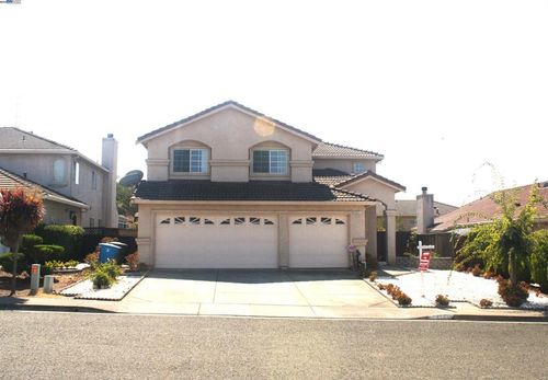 2011 Agate Ct, Vallejo, CA, 94591-8372 | Card Image