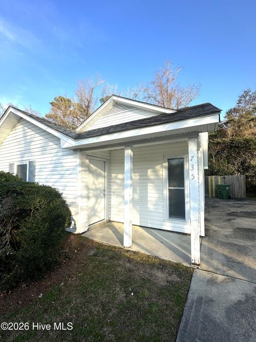 735 Varsity Dr, Wilmington, NC, 28403-8447 | Card Image