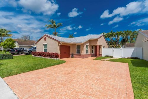 13721 Oak Ridge Dr, Davie, FL, 33325-1270 | Card Image