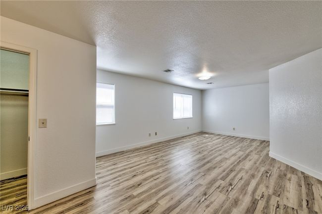 UNIT-201 - 8004 Cetus Cir, Condo with 3 bedrooms, 2 bathrooms and null parking in Las Vegas NV | Image 7