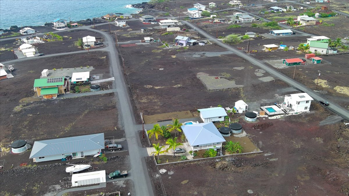 Land in Captain Cook 5