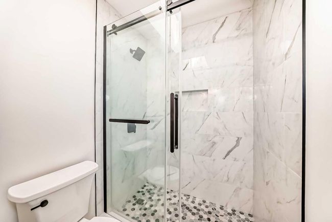 207 Coachway Rd Sw, House other with 3 bedrooms, 3 bathrooms and 2 parking in Calgary AB | Image 33