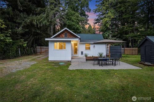 5463 Mosquito Lake Rd, Deming, WA, 98244-9304 | Card Image