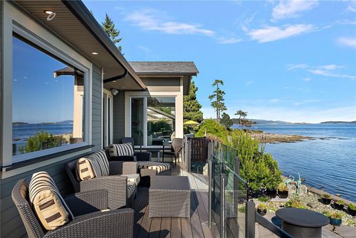 10206 Surfside Pl, Sidney, BC, V8L3R5 | Card Image