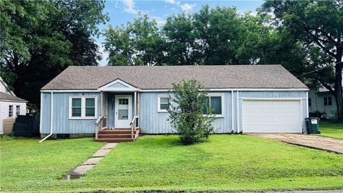 206 S 5th St, Louisburg, KS, 66053-4003 | Card Image