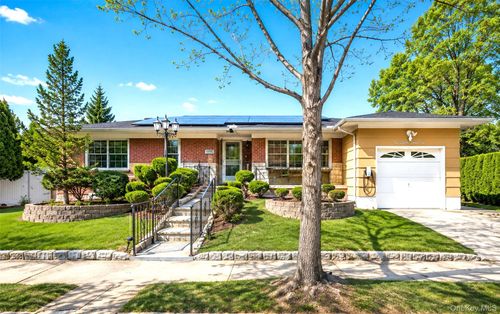 218-21 Stewart Road, New York, NY, 11427 | Card Image