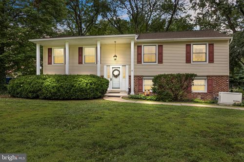 22 Juniper Dr, Doylestown, PA, 18901-4748 | Card Image