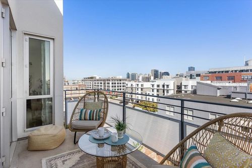 503-200 200 2nd St, Oakland, CA, 94607 | Card Image