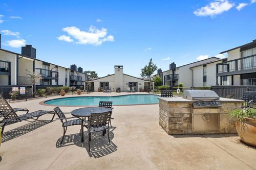 apt-2032-10101 Forum Park Dr, Houston, TX, 77036-8134 | Card Image