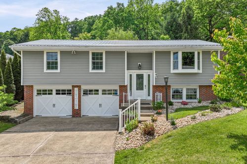 40 Moraine Rd, Pittsburgh, PA, 15239-2720 | Card Image