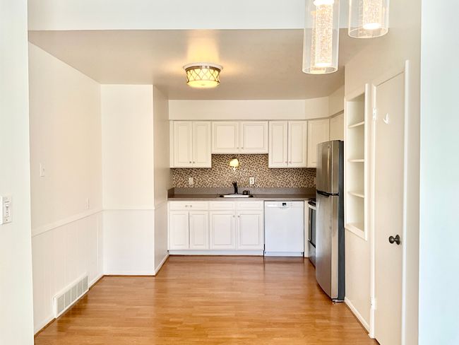 Clean, bright Kitchen. | Image 5