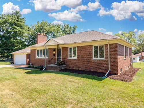 549 S Bywood Ave, Clawson, MI, 48017-1849 | Card Image