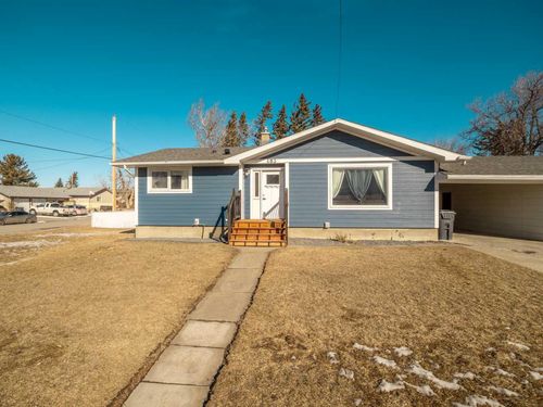 483 Main St, Pincher Creek, AB, T0K1W0 | Card Image
