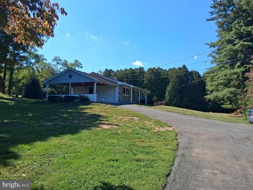 84 Weavertown Ln, DOUGLASSVILLE, PA, 19518-9681 | Card Image