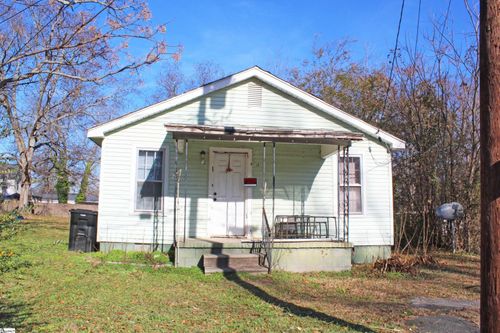 103 Moore St, Simpsonville, SC, 29681-2940 | Card Image